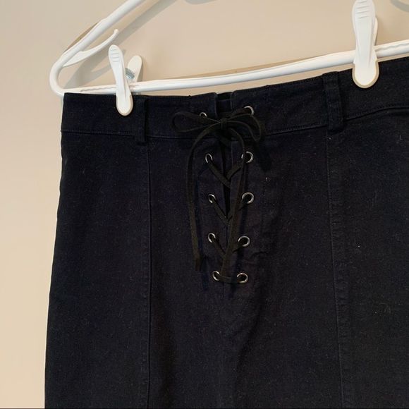 Black Forever 21 Skirt - Picture 2 of 6
